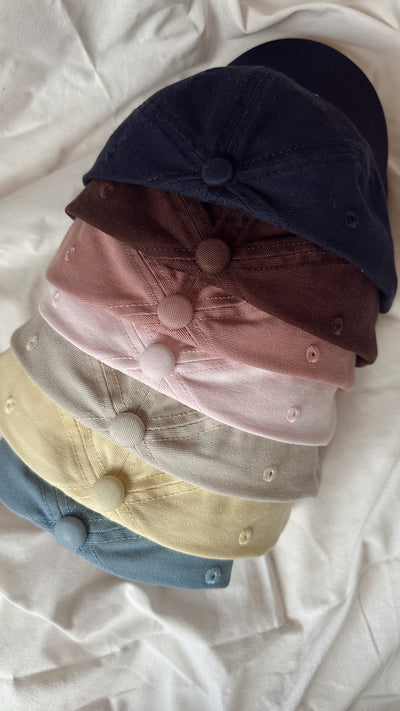 Caps