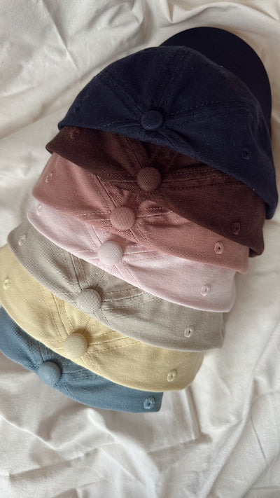 Caps